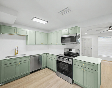 2223 S Mcclintock Drive - Photo Thumbnail 1