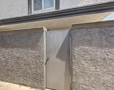 2223 S Mcclintock Drive - Photo Thumbnail 27