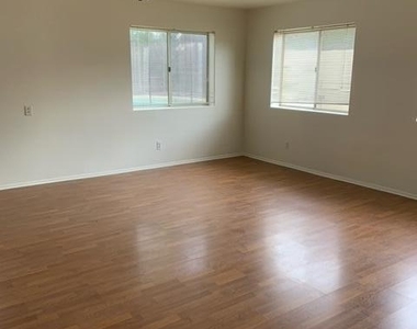1338 E Encinas Avenue - Photo Thumbnail 14