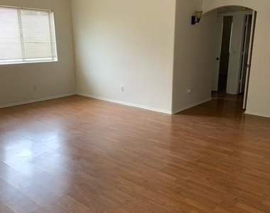 1338 E Encinas Avenue - Photo Thumbnail 15