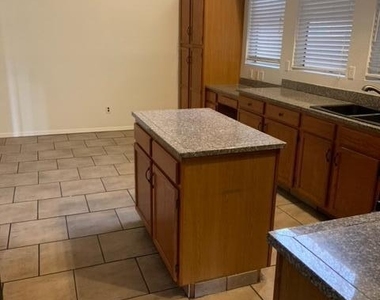 1338 E Encinas Avenue - Photo Thumbnail 12
