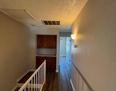 5819 N 59th Drive - Photo Thumbnail 5