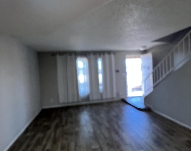 5819 N 59th Drive - Photo Thumbnail 17