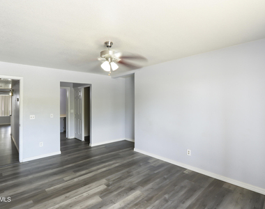 1331 W Baseline Road - Photo Thumbnail 17