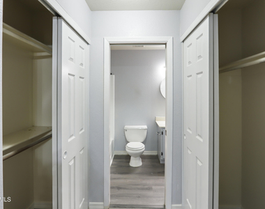 1331 W Baseline Road - Photo Thumbnail 14