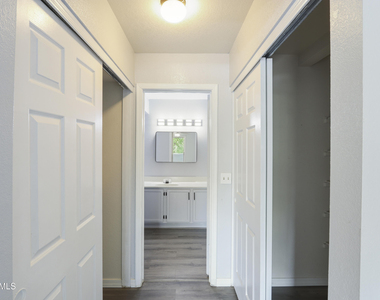 1331 W Baseline Road - Photo Thumbnail 16