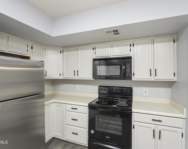 1331 W Baseline Road - Photo Thumbnail 9