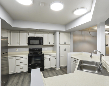1331 W Baseline Road - Photo Thumbnail 8