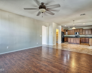 13718 N 150th Drive - Photo Thumbnail 16