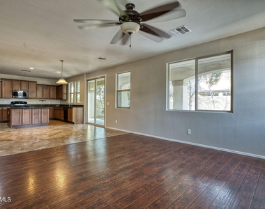 13718 N 150th Drive - Photo Thumbnail 17