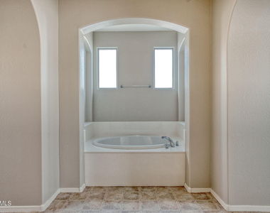 13718 N 150th Drive - Photo Thumbnail 33