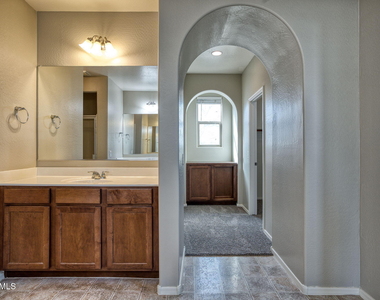 13718 N 150th Drive - Photo Thumbnail 32