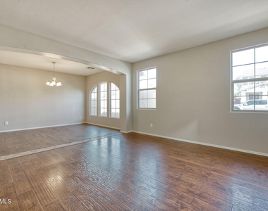 13718 N 150th Drive - Photo Thumbnail 5