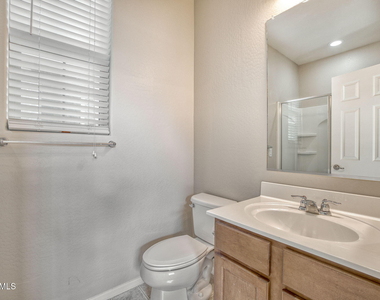 13718 N 150th Drive - Photo Thumbnail 3