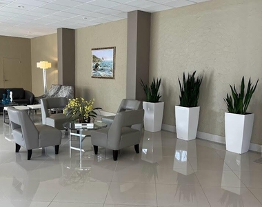 4250 Galt Ocean Drive - Photo Thumbnail 11