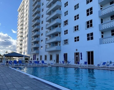 4250 Galt Ocean Drive - Photo Thumbnail 21