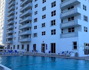 4250 Galt Ocean Drive - Photo Thumbnail 20