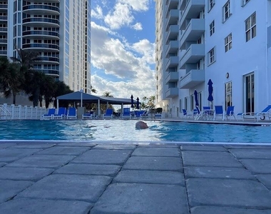 4250 Galt Ocean Drive - Photo Thumbnail 19
