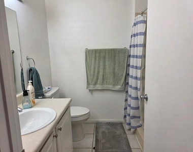 1821 Nw 96th Terrace - Photo Thumbnail 2