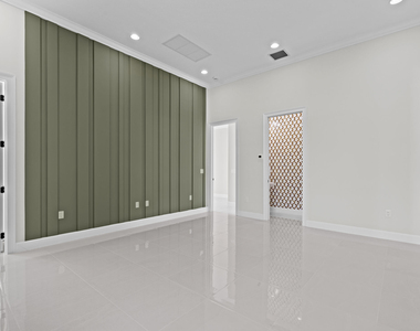 14976 Woodlot Court - Photo Thumbnail 28