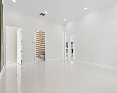 14976 Woodlot Court - Photo Thumbnail 31
