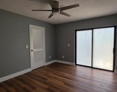 8092 Ambach Way - Photo Thumbnail 16