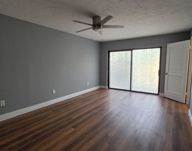 8092 Ambach Way - Photo Thumbnail 10