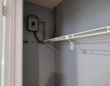 8092 Ambach Way - Photo Thumbnail 7