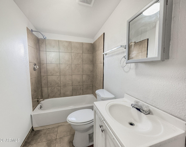 6532 N 19th Drive - Photo Thumbnail 17