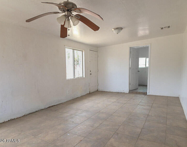 6532 N 19th Drive - Photo Thumbnail 16