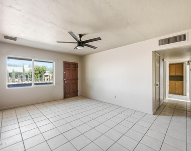6532 N 19th Drive - Photo Thumbnail 3