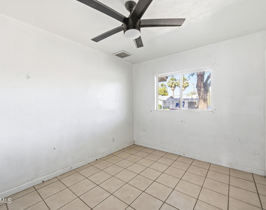 6532 N 19th Drive - Photo Thumbnail 13