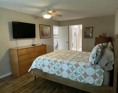 10140 S 44th Drive S - Photo Thumbnail 7