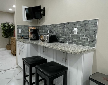 10140 S 44th Drive S - Photo Thumbnail 2