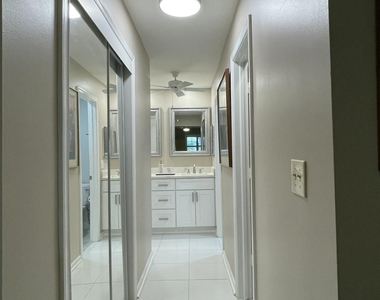 10140 S 44th Drive S - Photo Thumbnail 8