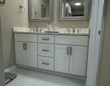 10140 S 44th Drive S - Photo Thumbnail 9