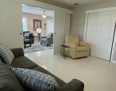 10140 S 44th Drive S - Photo Thumbnail 5
