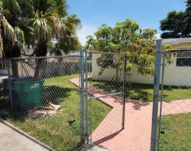 10480 Sw 181st Terrace - Photo Thumbnail 10