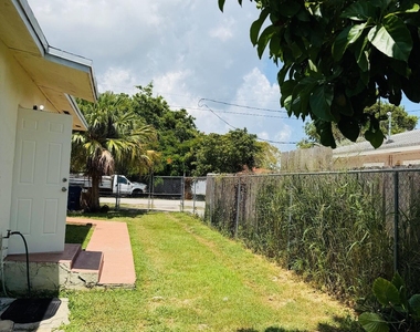 10480 Sw 181st Terrace - Photo Thumbnail 11
