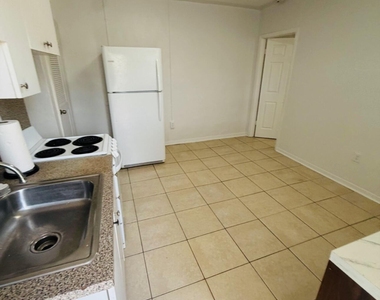 10480 Sw 181st Terrace - Photo Thumbnail 9