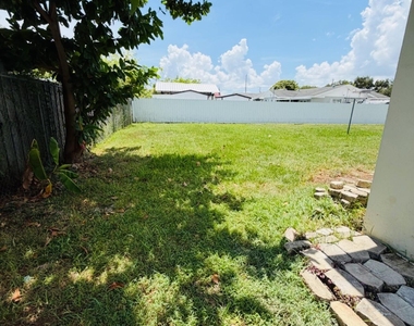 10480 Sw 181st Terrace - Photo Thumbnail 2