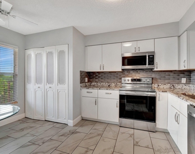 14623 Bonaire Boulevard - Photo Thumbnail 11