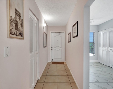14623 Bonaire Boulevard - Photo Thumbnail 30