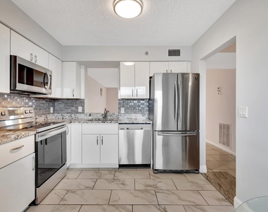 14623 Bonaire Boulevard - Photo Thumbnail 13