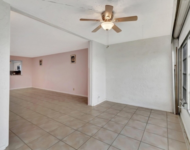 14623 Bonaire Boulevard - Photo Thumbnail 10