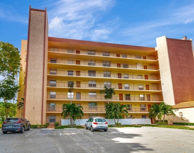 14623 Bonaire Boulevard - Photo Thumbnail 21