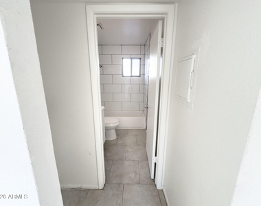 308 E Vogel Avenue - Photo Thumbnail 15