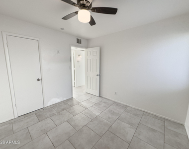 308 E Vogel Avenue - Photo Thumbnail 21