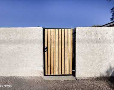 308 E Vogel Avenue - Photo Thumbnail 3