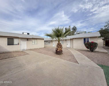308 E Vogel Avenue - Photo Thumbnail 5
